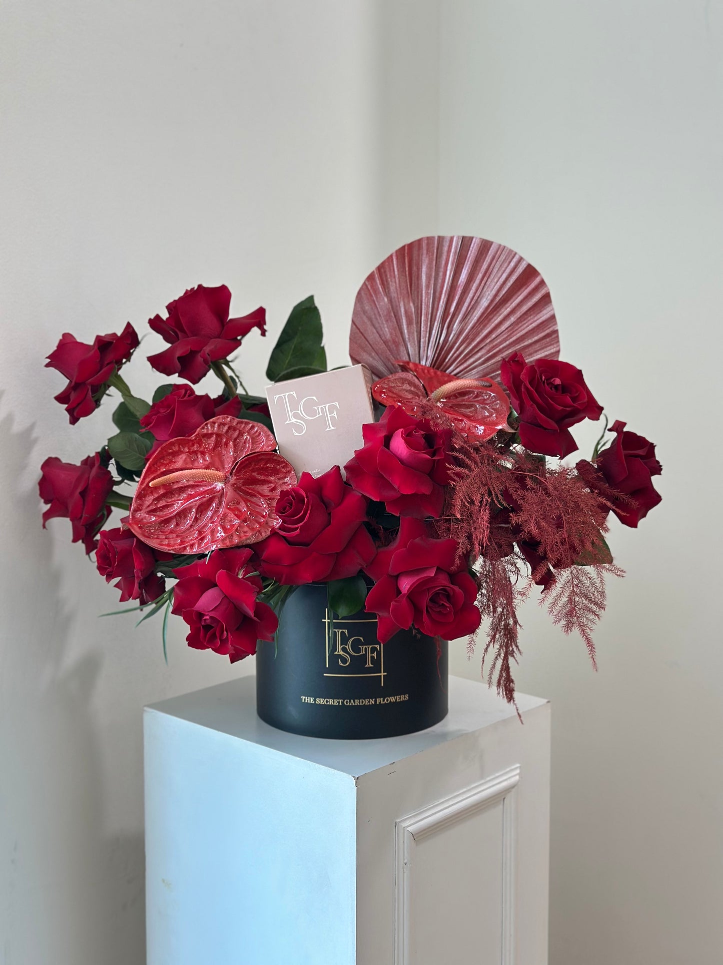 RED LUXURY